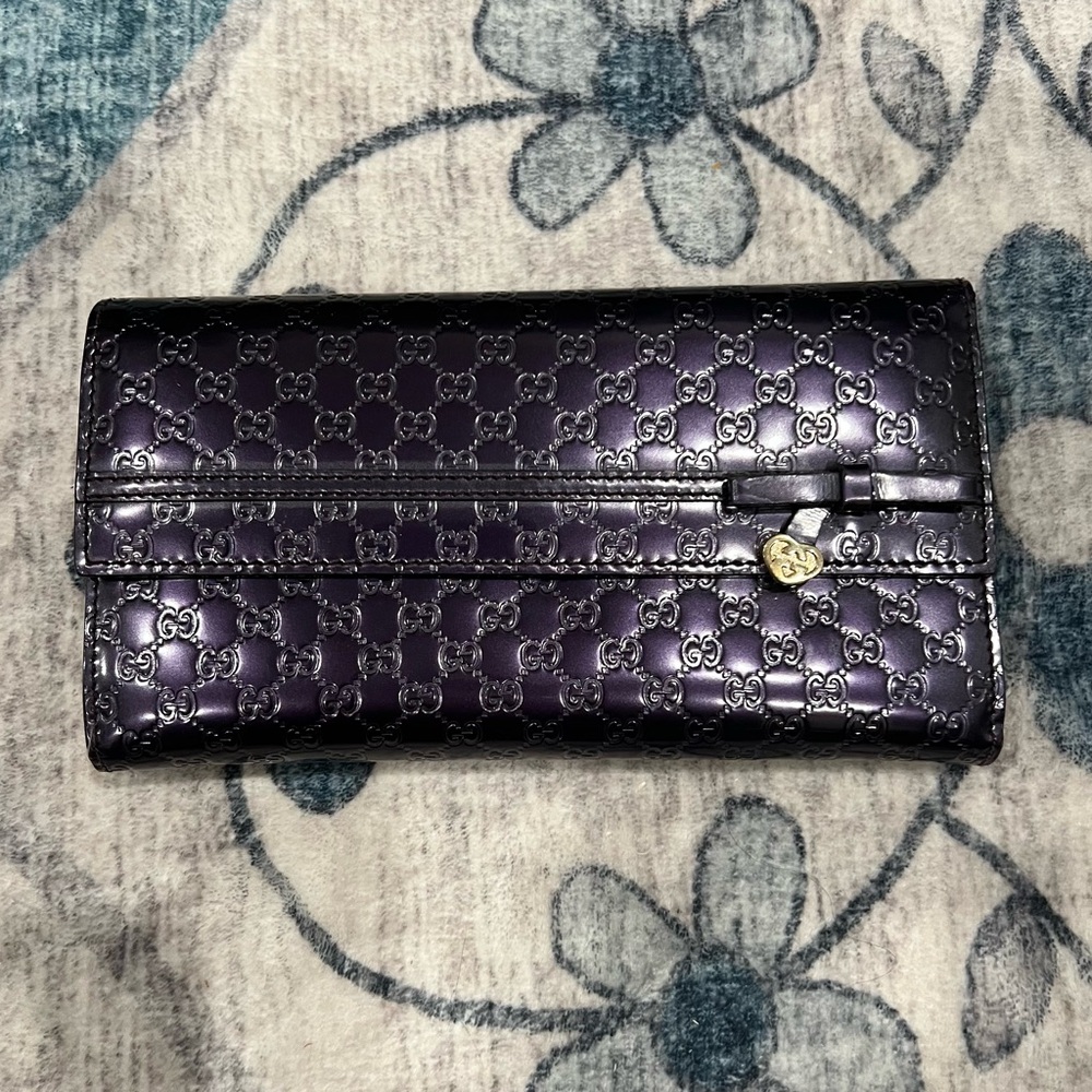 Gucci Shiny Microguccissima Leather Continental Wallet EUC normal wear